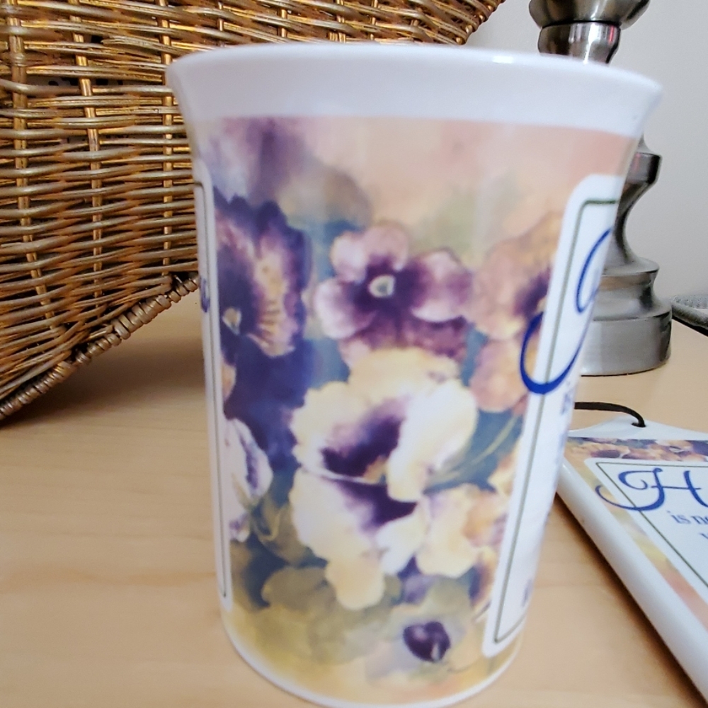 Bay Island 2017 Happiness mug & trivet - Picture 2 of 5